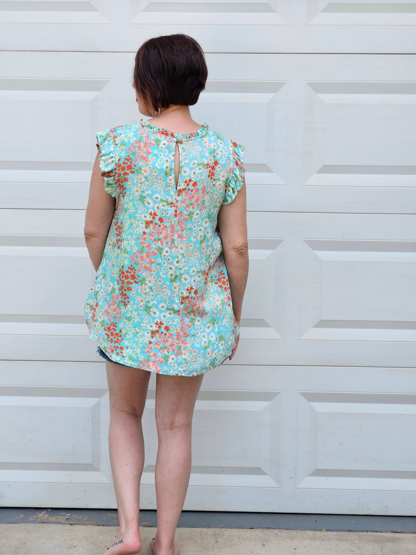Floral Keyhole Ruffle Sleeve Top in Mint