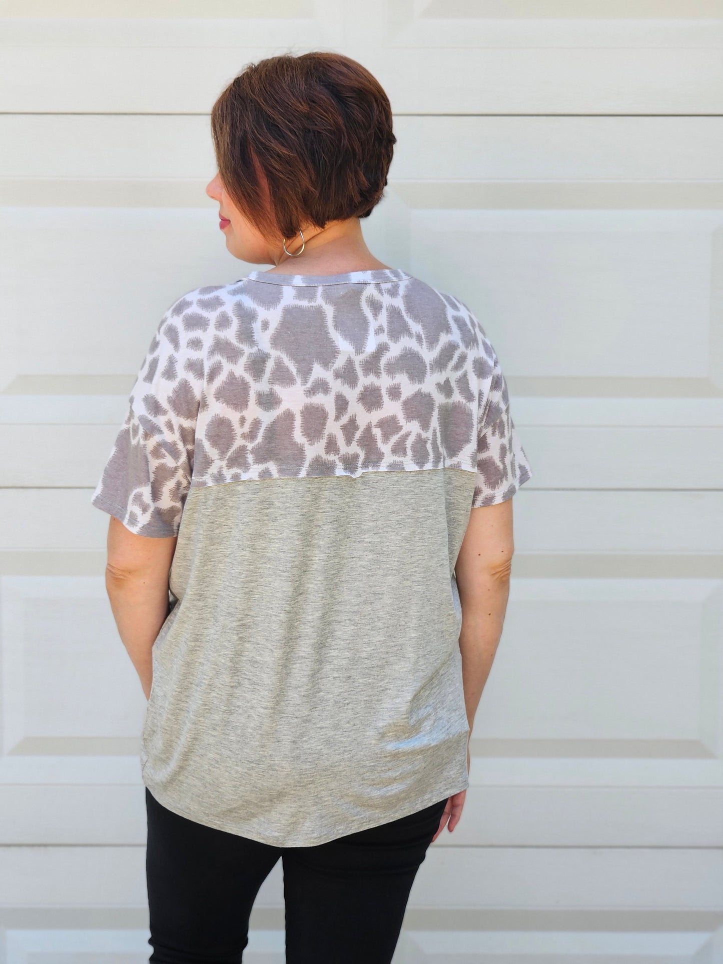 Animal Print Contrast Short Sleeve Top in Grey