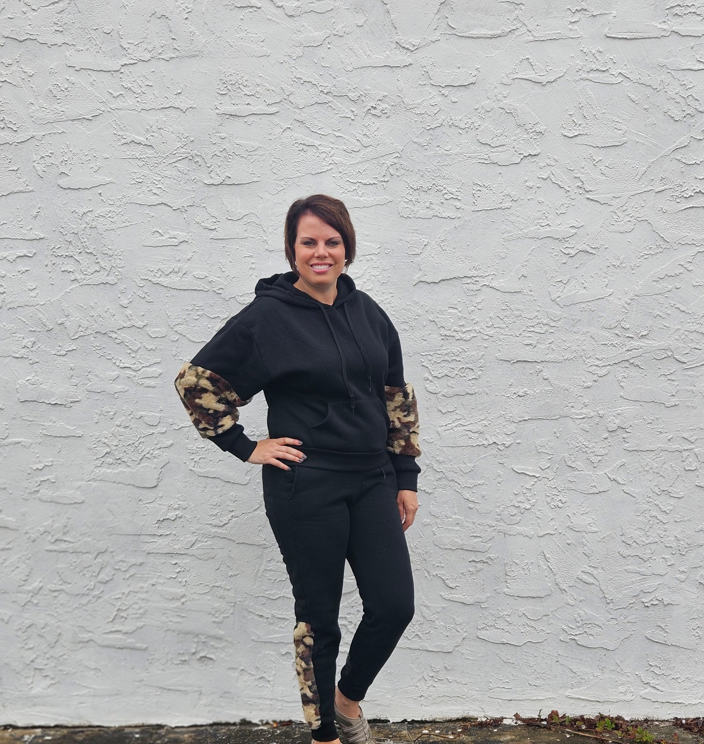Loungewear Hoodie Camo Set in in Black
