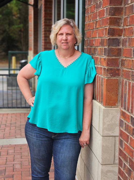 V-Neck Ruffle Sleeved Top in Emerald