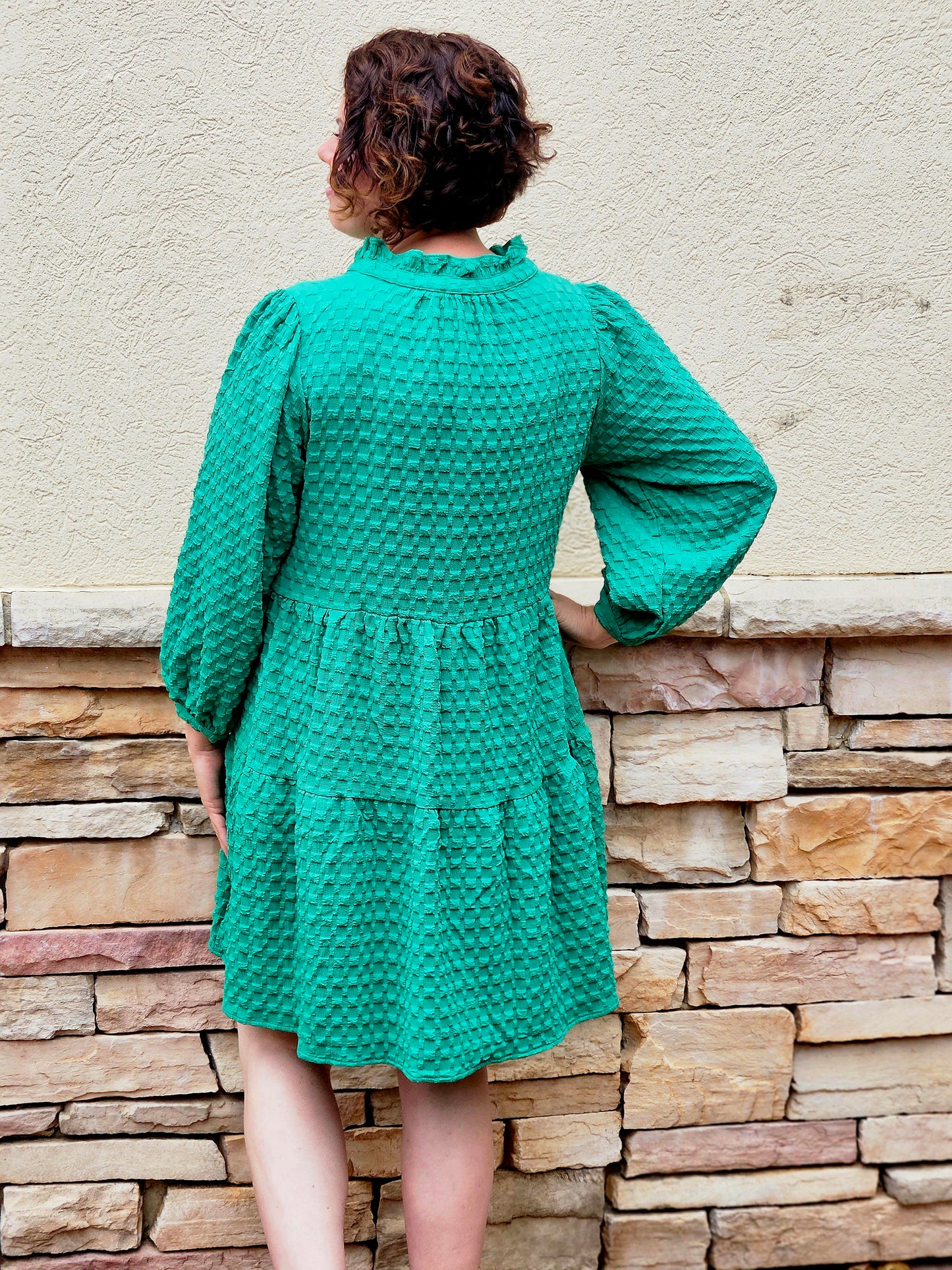 Texture Jacquard V-Notched Ruffle Trim Tiered Dress in Green