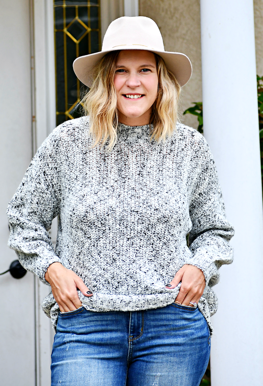 Crew Neck Knit Sweater in Ivory and Black