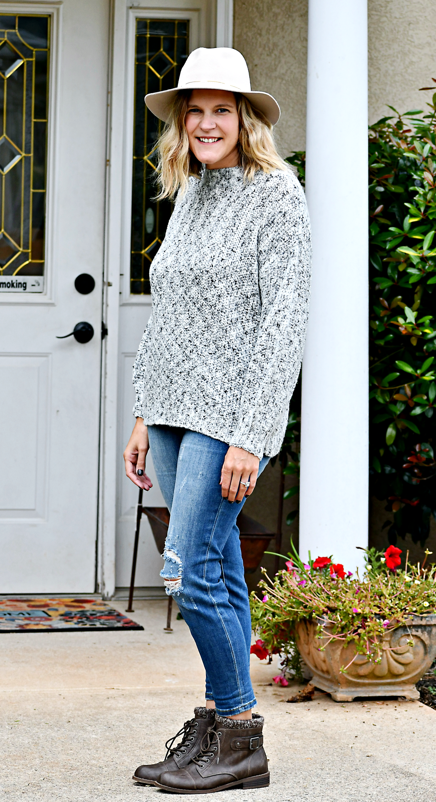 Crew Neck Knit Sweater in Ivory and Black