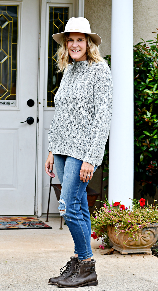 Crew Neck Knit Sweater in Ivory and Black