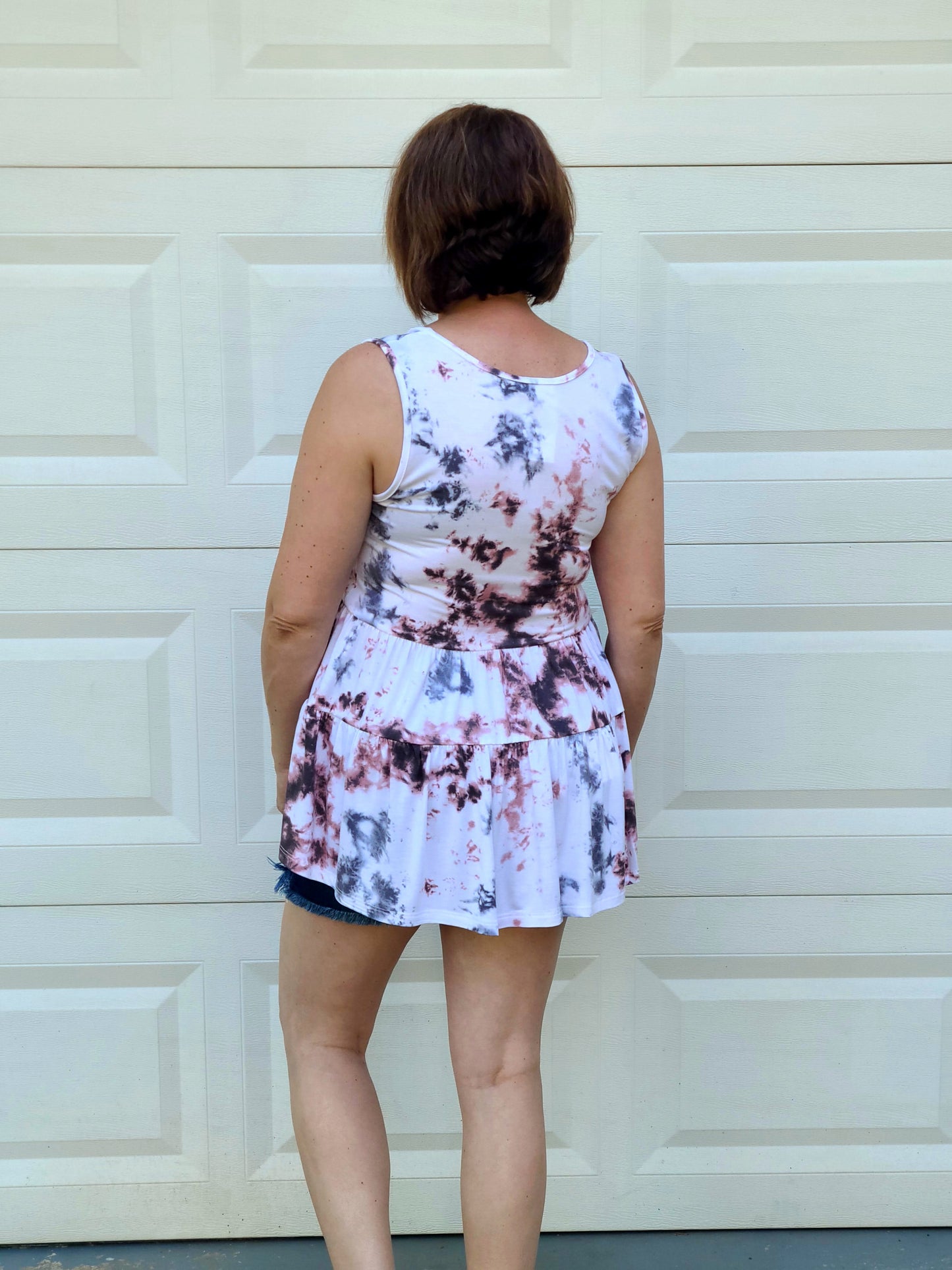 Sleeveless Tiered Tie Dye Top in Pink/Black/White
