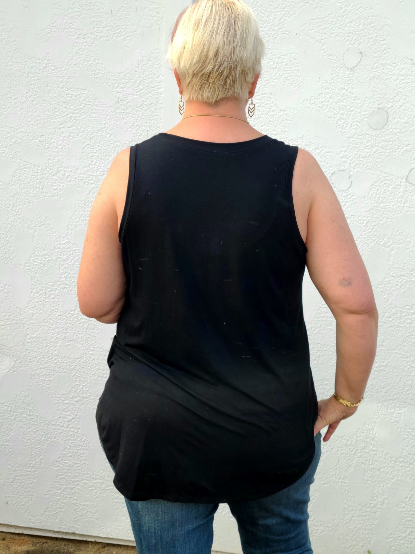 V-Neck Tank Top in Black