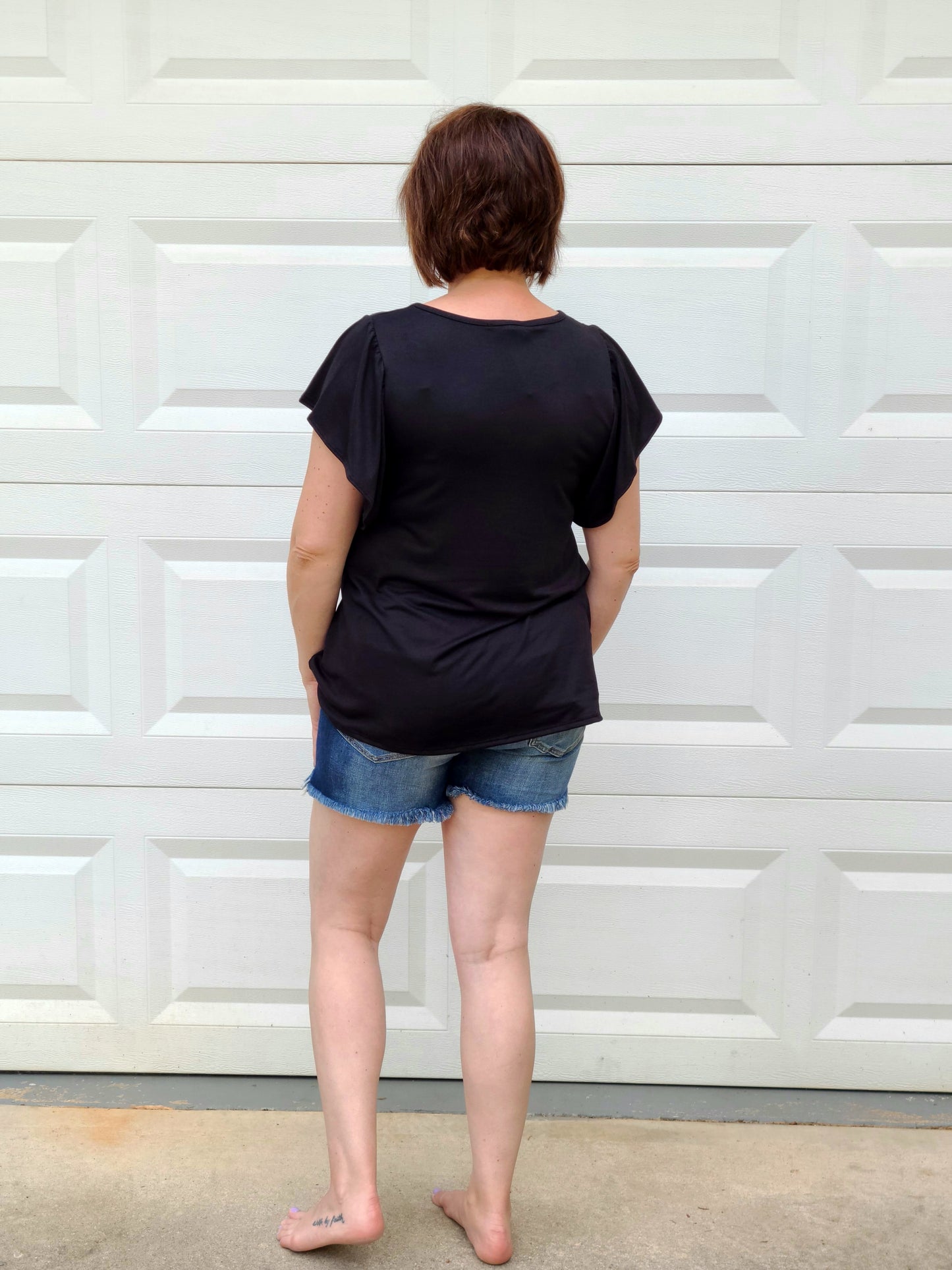 Casual Butterfly Sleeve Top in Black