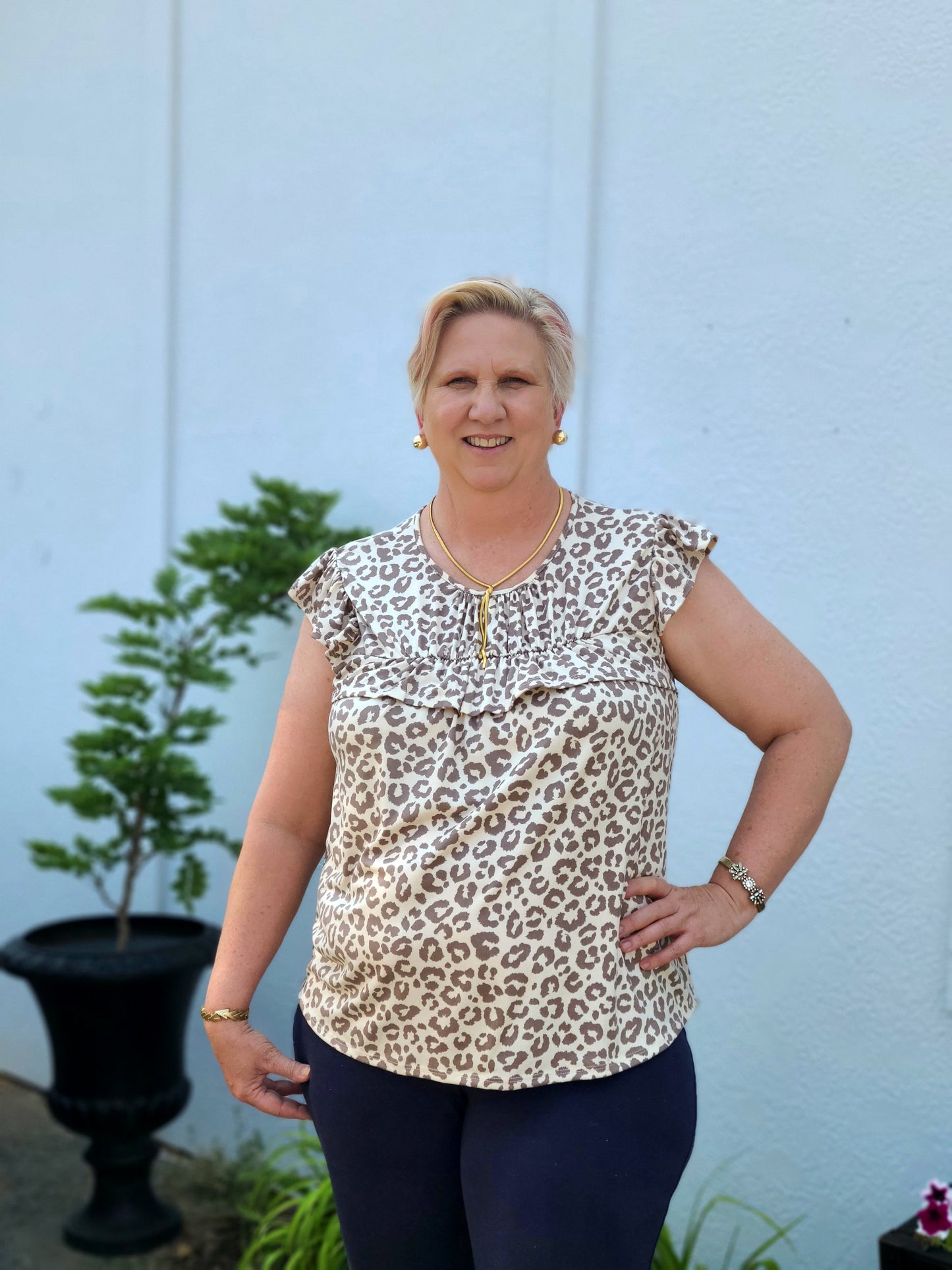 Ruffle Cap Sleeve Leopard Shirring Top in Cream/Mocha