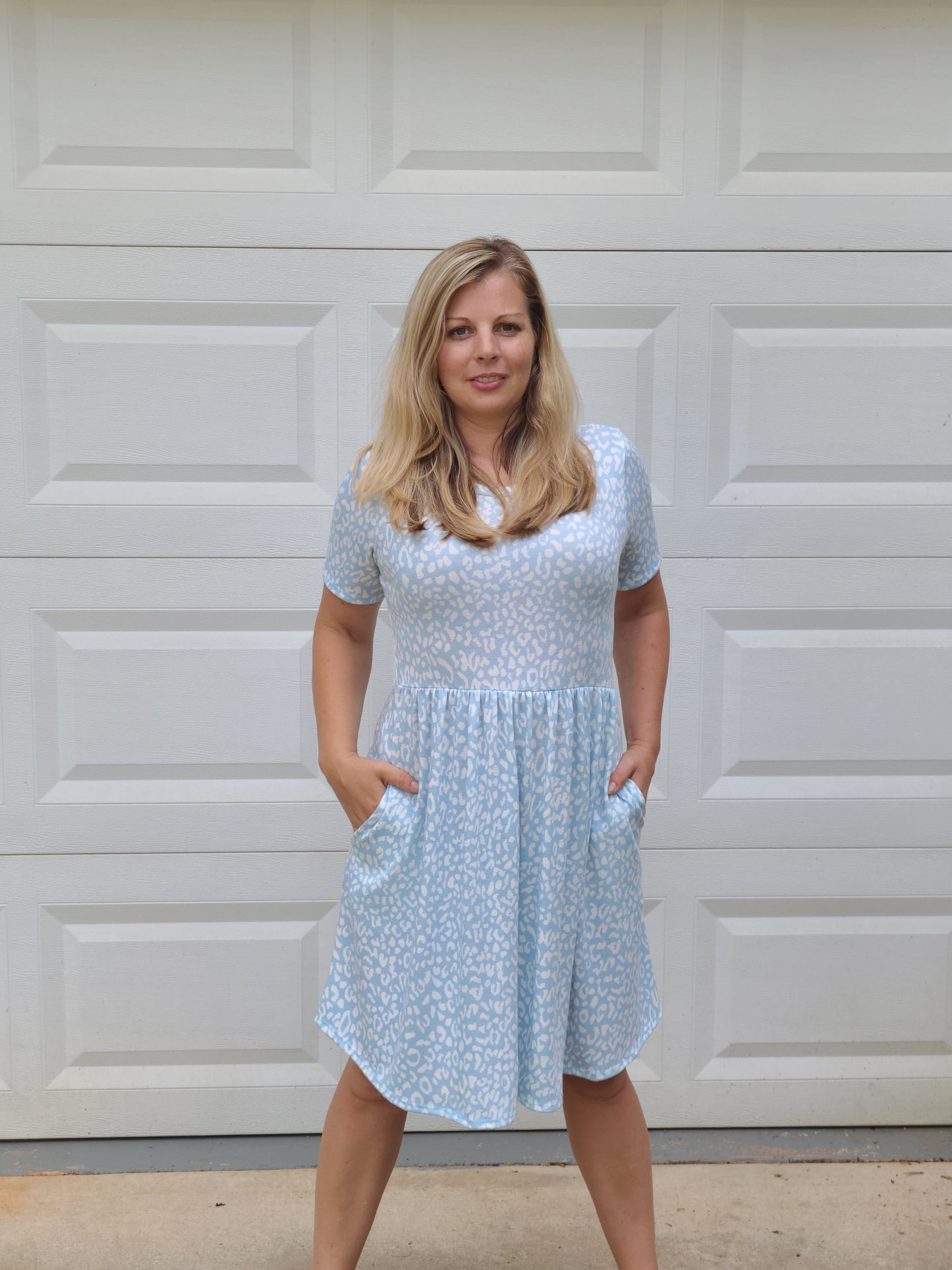 Leopard Print Short Sleeve Midi Dress in Blue/Off White