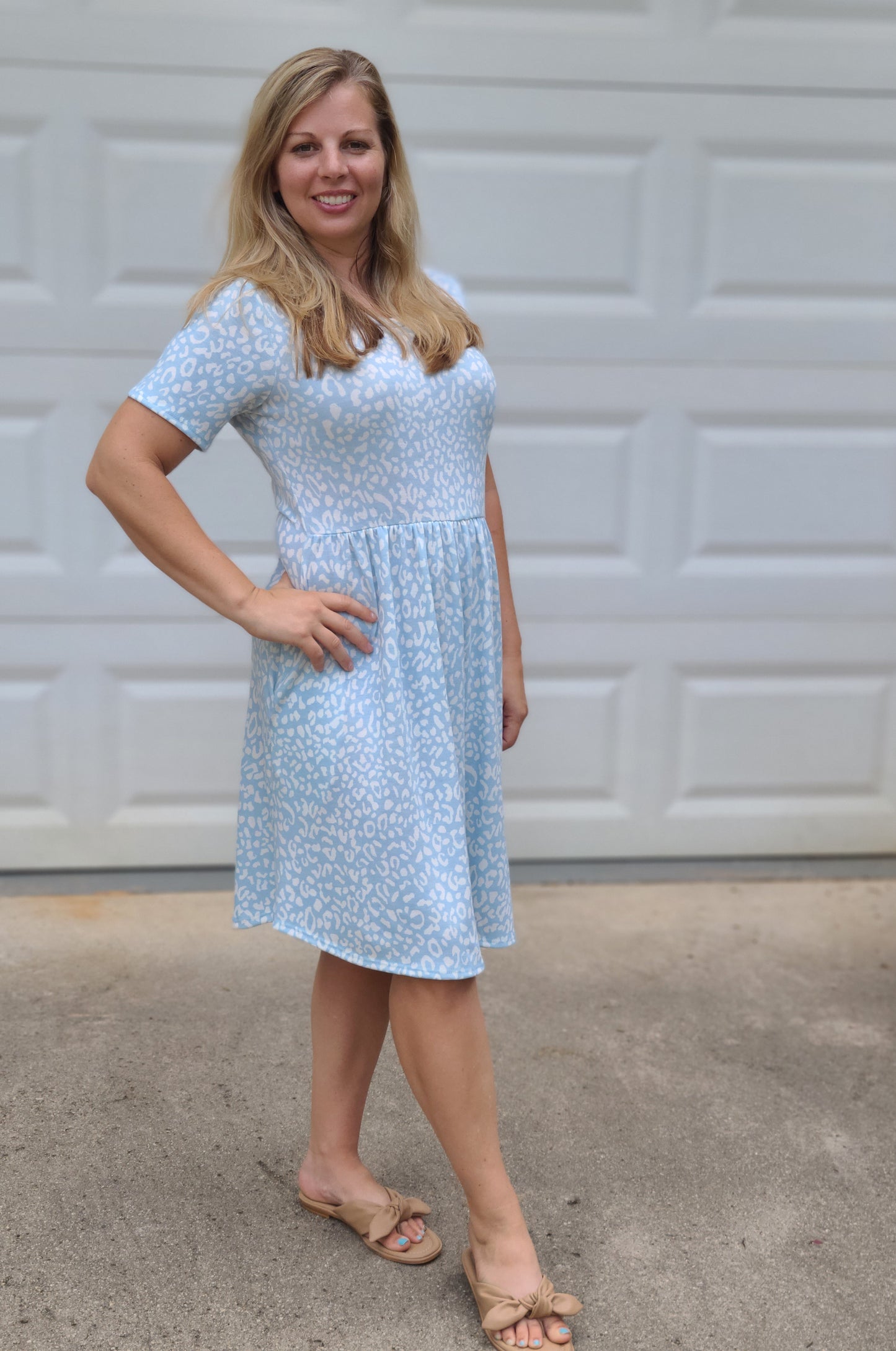 Leopard Print Short Sleeve Midi Dress in Blue/Off White