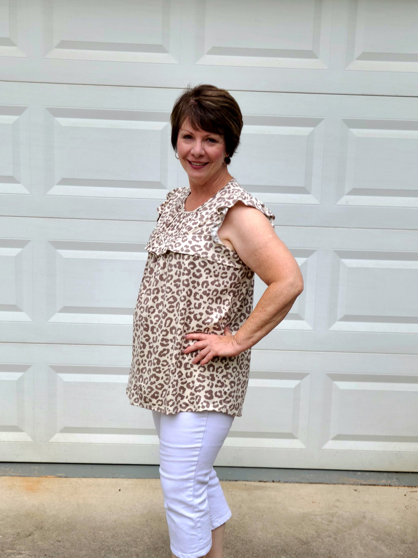 Ruffle Cap Sleeve Leopard Shirring Top in Cream/Mocha