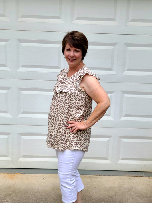 Ruffle Cap Sleeve Leopard Shirring Top in Cream/Mocha