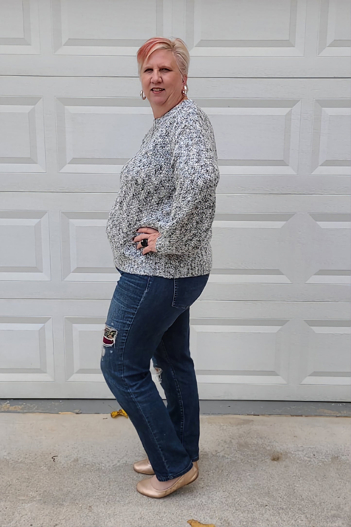 Crew Neck Knit Sweater in Ivory and Black