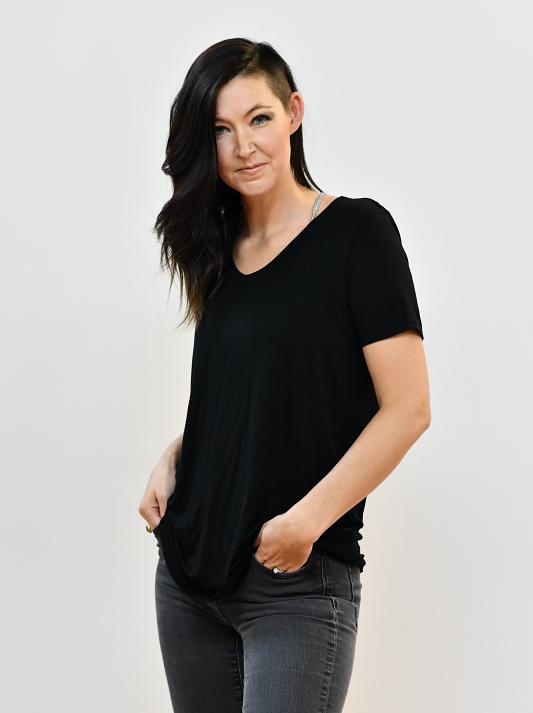 V-Neck Basic Short Sleeve Knit Top in Black