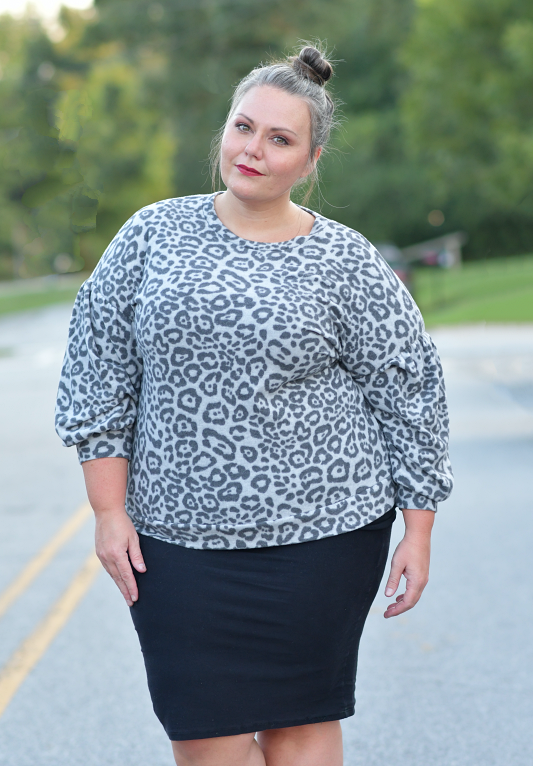 Leopard Print Balloon Sleeve Top in Heather Grey