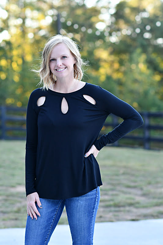 Keyhole Detail Silhouette Long Sleeve Top in Black