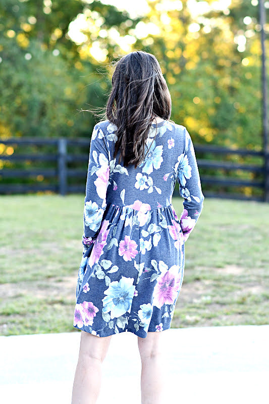 Floral Print Long Sleeve Knit Dress in Charcoal