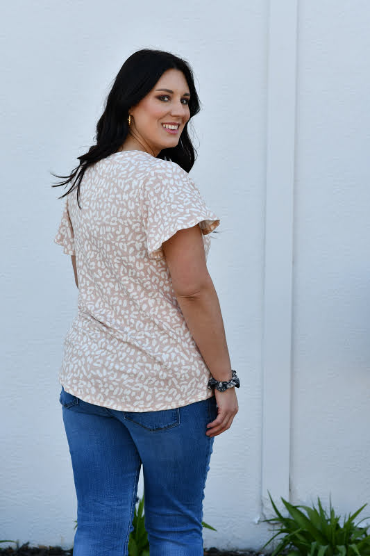 Flutter Sleeve Criss Cross Leopard Top in Peach
