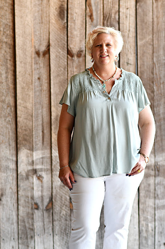 Smocked Shoulders Woven Top in Mint