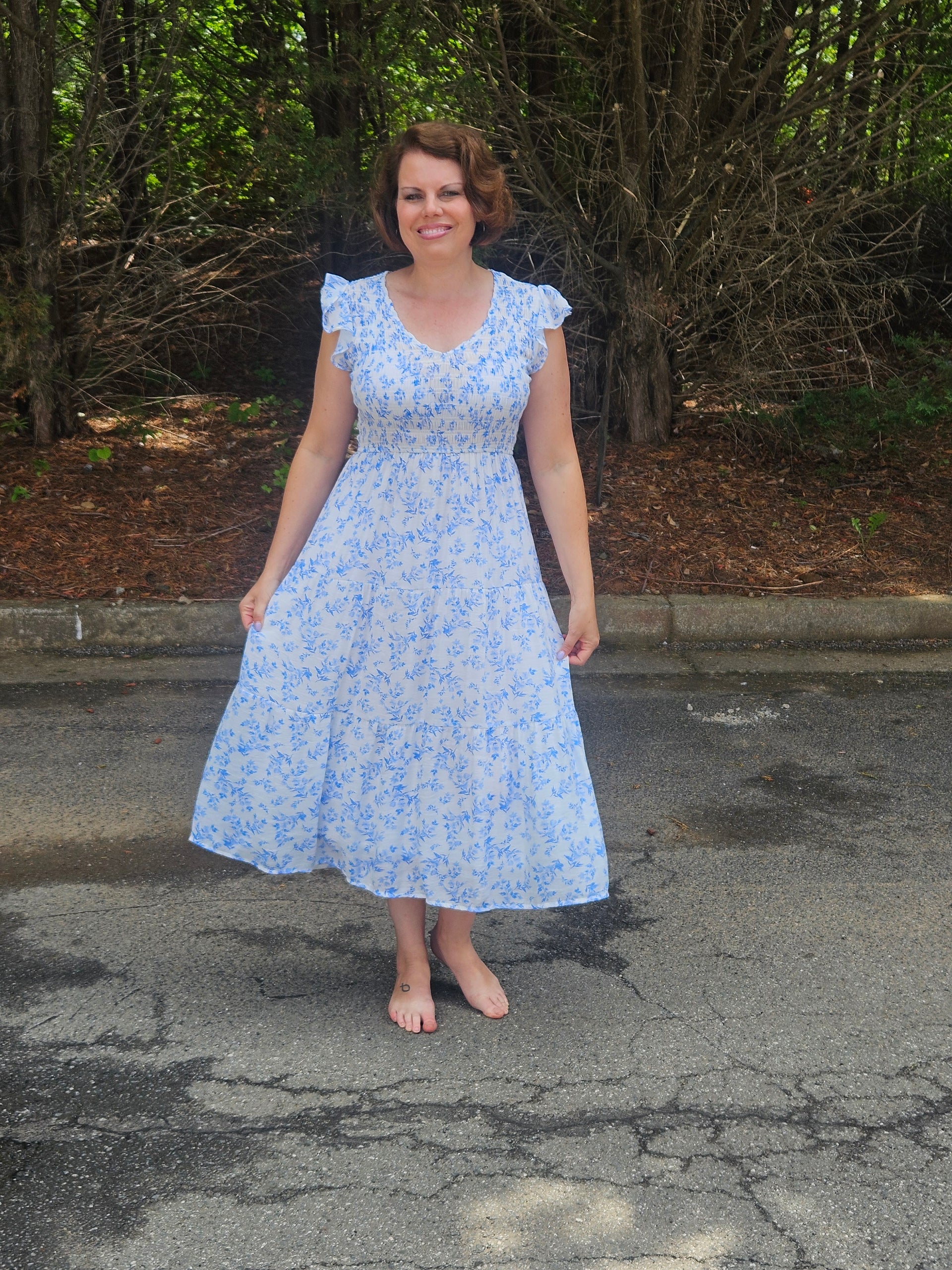 Floral Smocked Short Sleeve Midi Dress in Blue Large