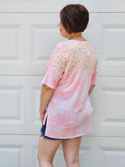 Short Sleeve With Floral Contrast Top in Tie Dye Pink