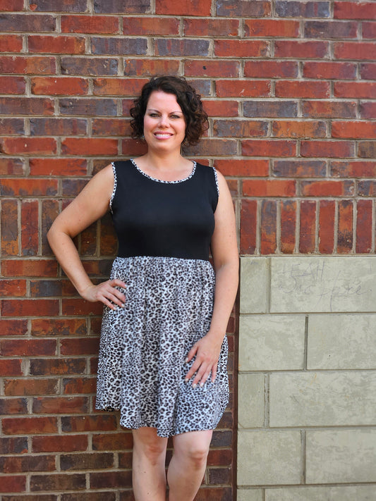 Sleeveless Leopard Print Contrast Dress in Black