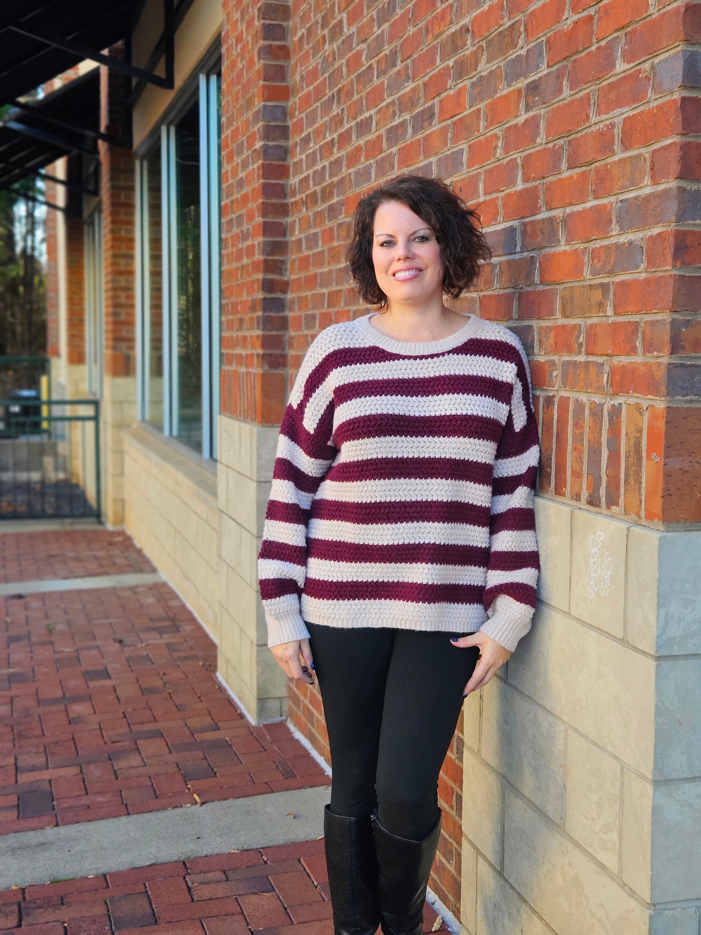 Striped Long Sleeve Pullover Knit Sweater in Burgundy