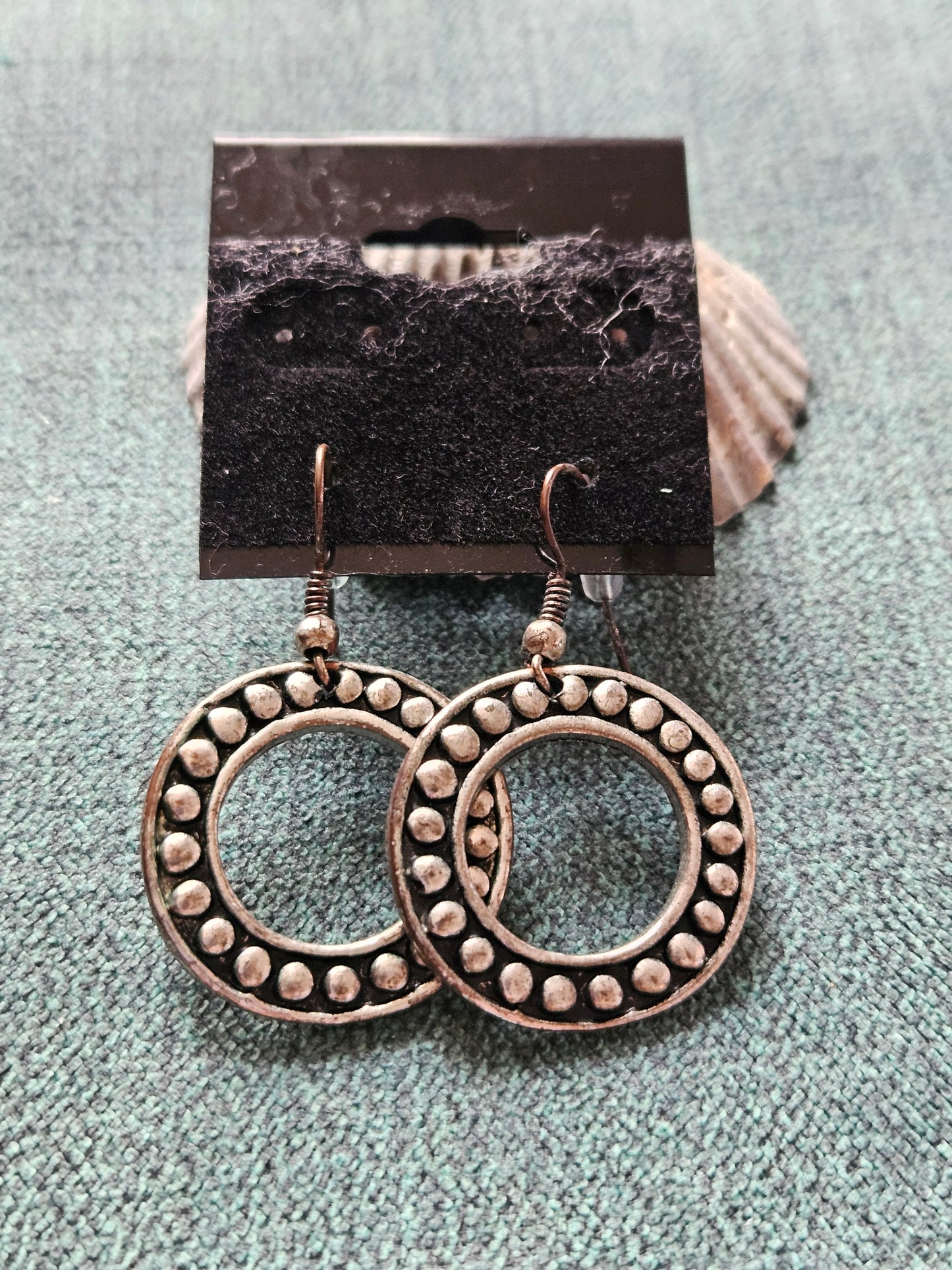 Round Metal Earrings in Silver