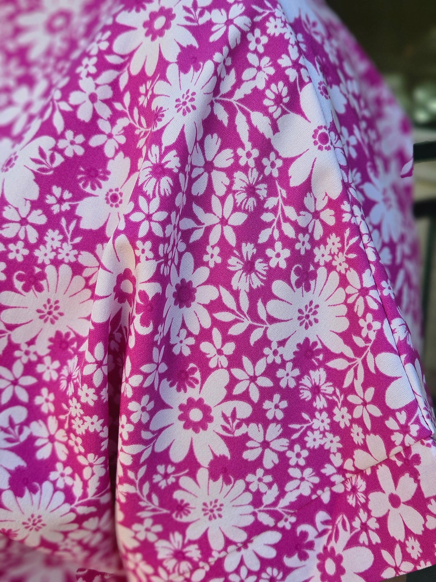 Ditsy Floral Print Top in Magenta