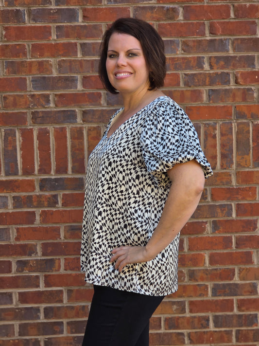 V-neck Printed Puff Sleeve Top in Black