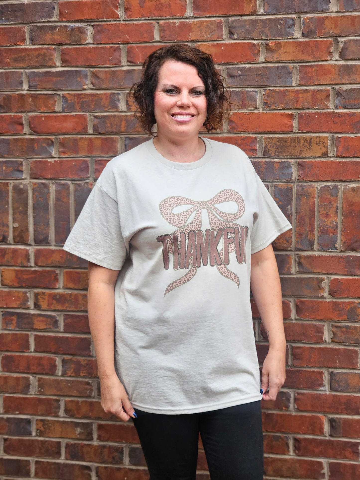 Thankful Cheetah Bow Short Sleeve T-Shirt in Tan
