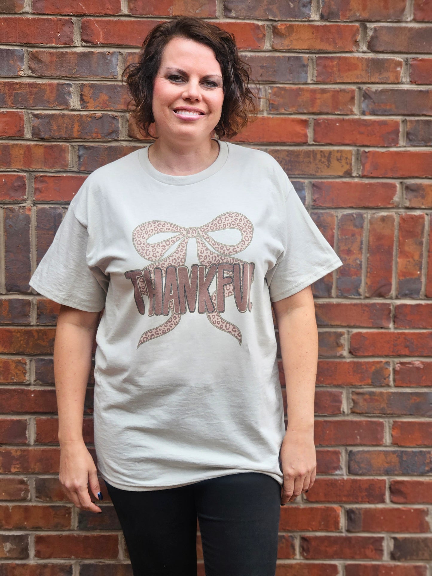 Thankful Cheetah Bow Short Sleeve T-Shirt in Tan