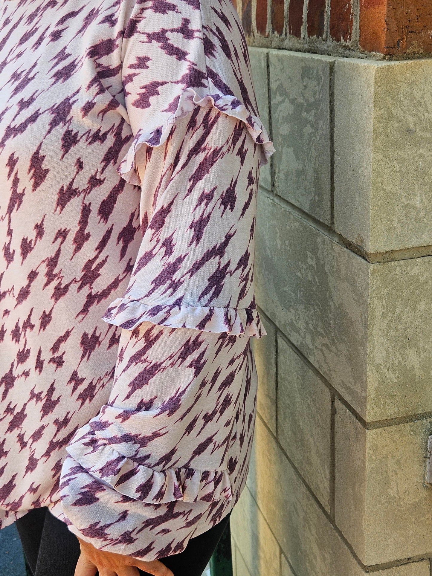 Long Puff Sleeved Multi-Print Top in Taupe/Burgundy