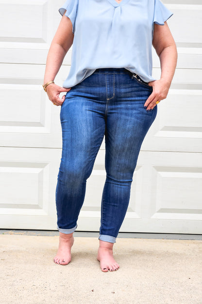 Mid Rise Pull On Crop Skinny Jeans with Rolled Hem in Dark Denim
