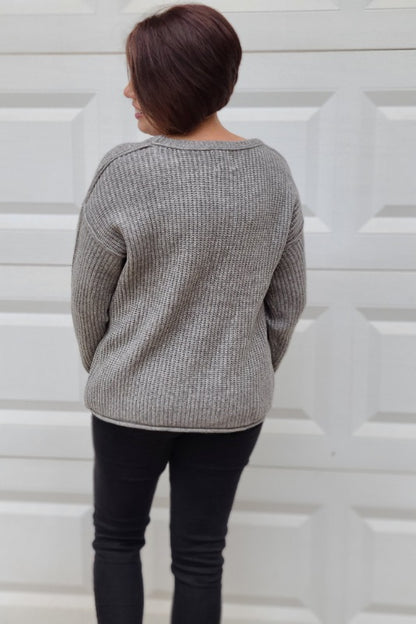 Knit Long Sleeve Sweater in Gray