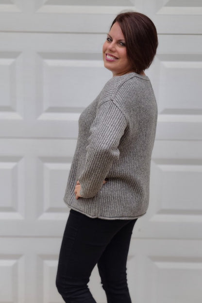 Knit Long Sleeve Sweater in Gray