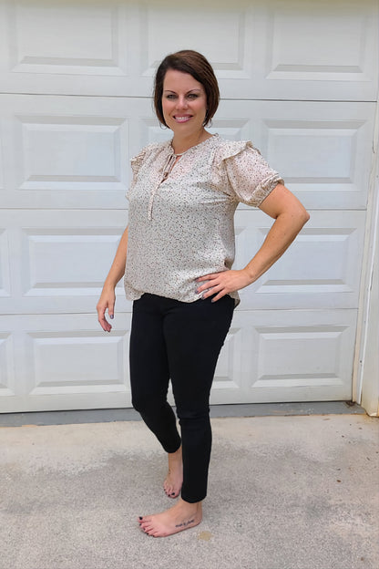 Short Sleeve Ditsy Floral Print Top in Ivory