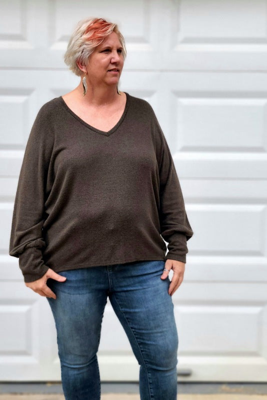 Casual Long Sleeve V-Neck Top in Olive