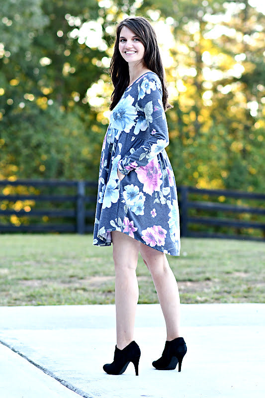 Floral Print Long Sleeve Knit Dress in Charcoal