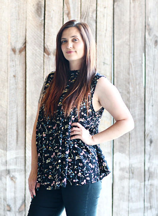 Sleeveless Floral Babydoll Top in Black